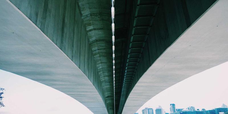 海尔空调外机噪音大如拖拉机？别慌！一文揭秘压缩机缺油与风扇轴承磨损的真相与维修指南